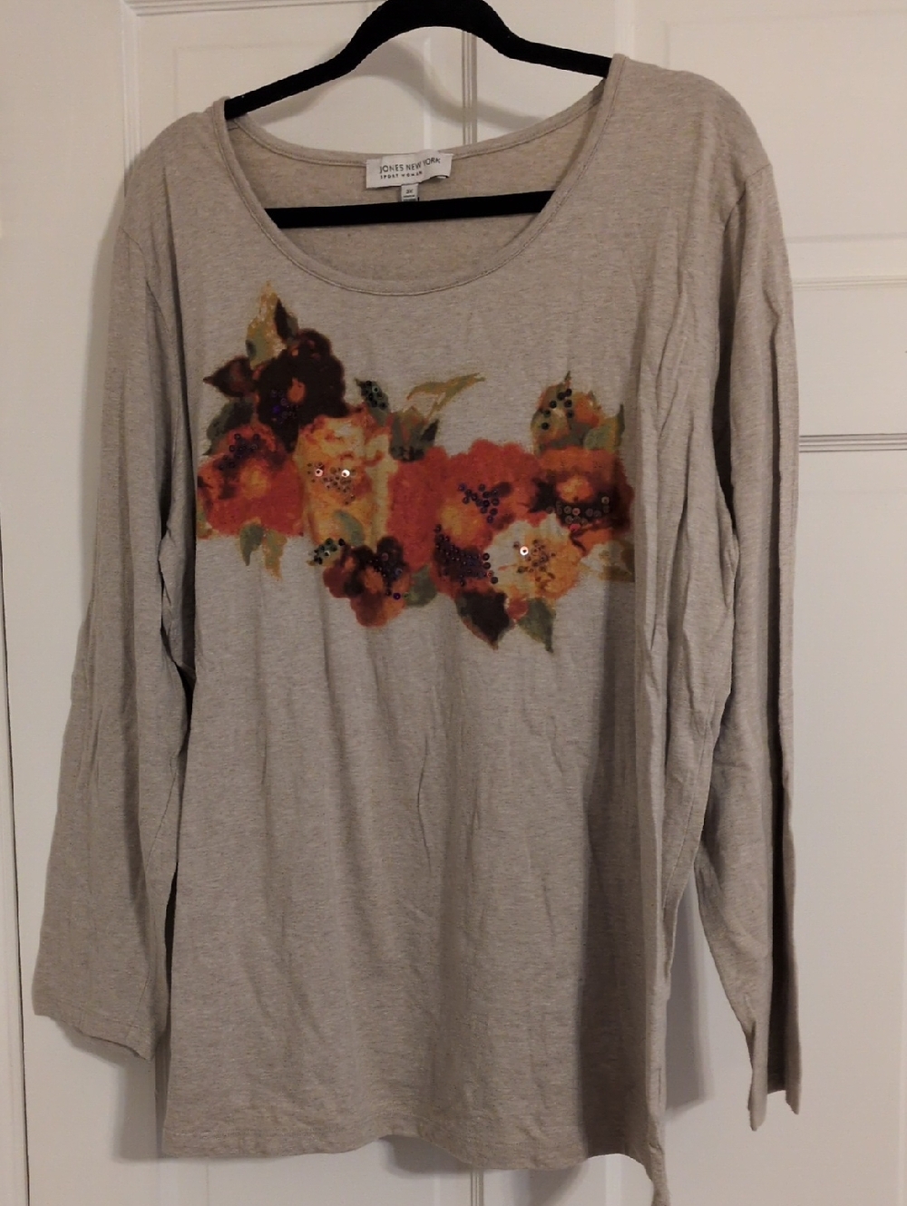 Jones New York Heather Gray Long-Sleeve Floral Scoop Neck Tee